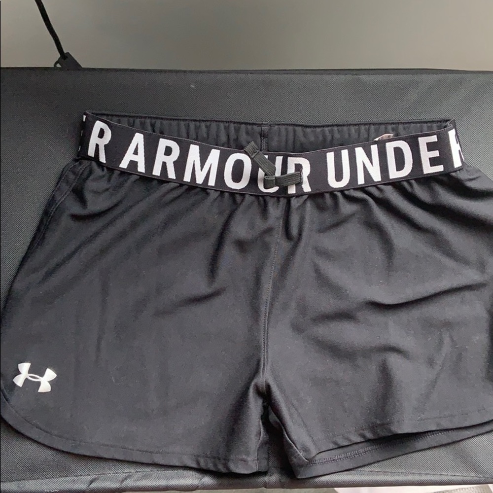 Black kids under armor shorts
